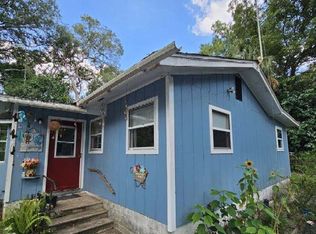 8929 Holly Rd, Fanning Springs, FL 32693