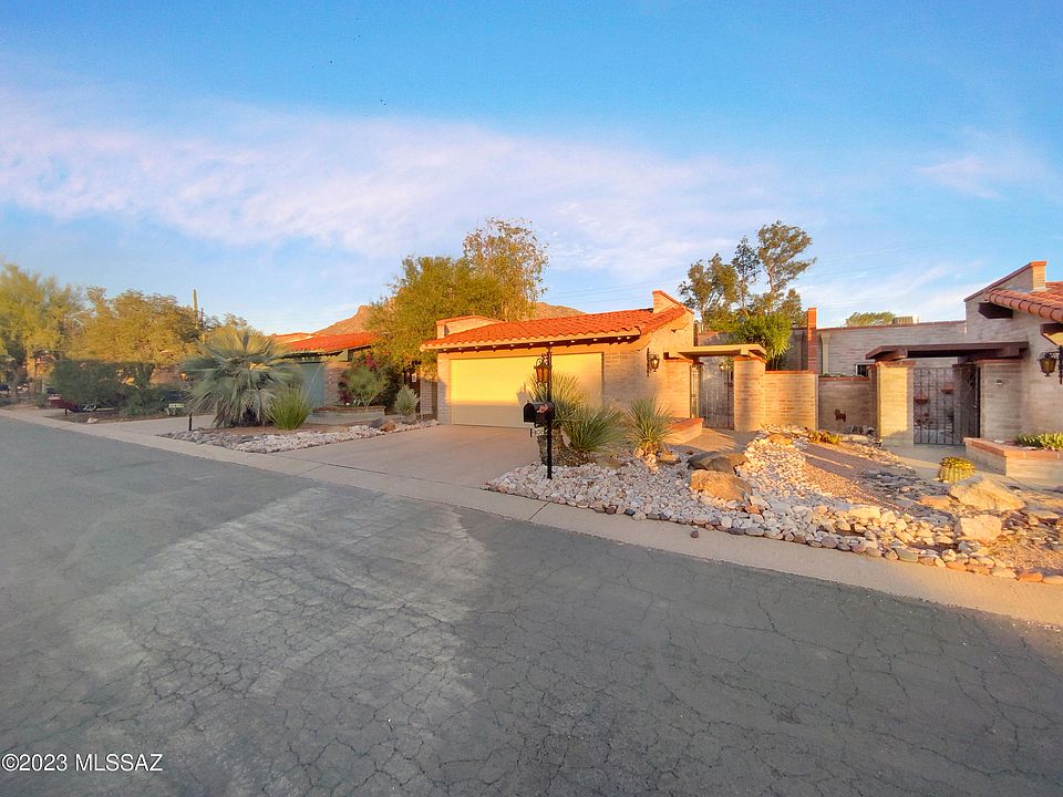 1st image of 8434 N Calle Tioga