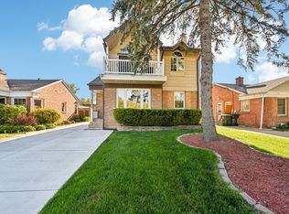 8252 N Caldwell Ave, Niles, IL