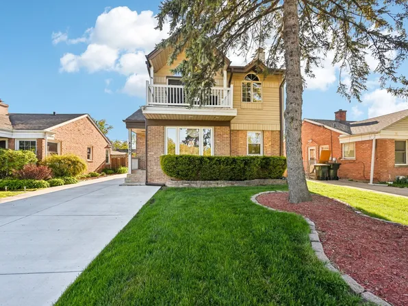 8252 N Caldwell Ave, Niles, IL 60714