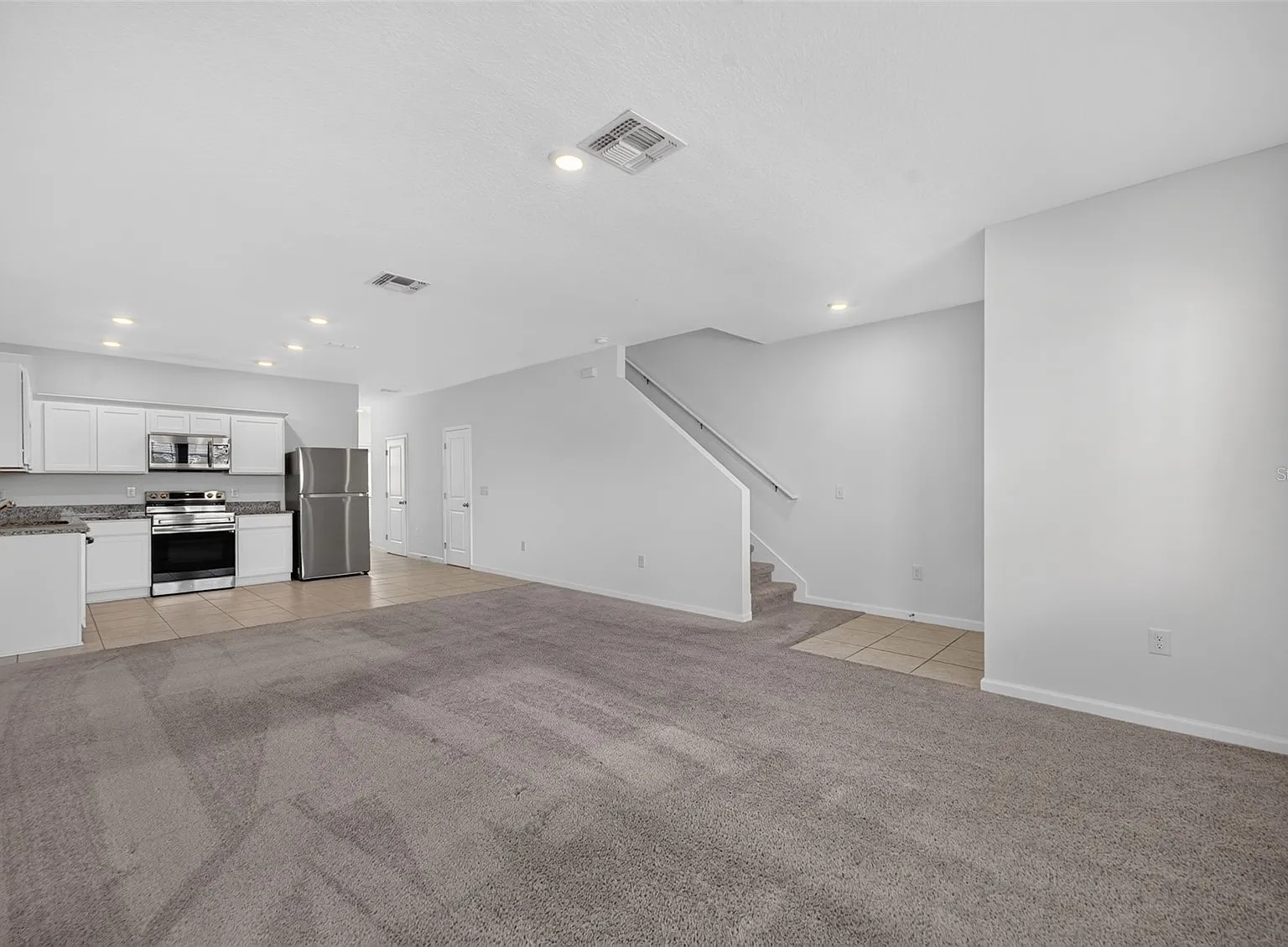 3 bed, 1594 sqft, $2,200 — Photo 3