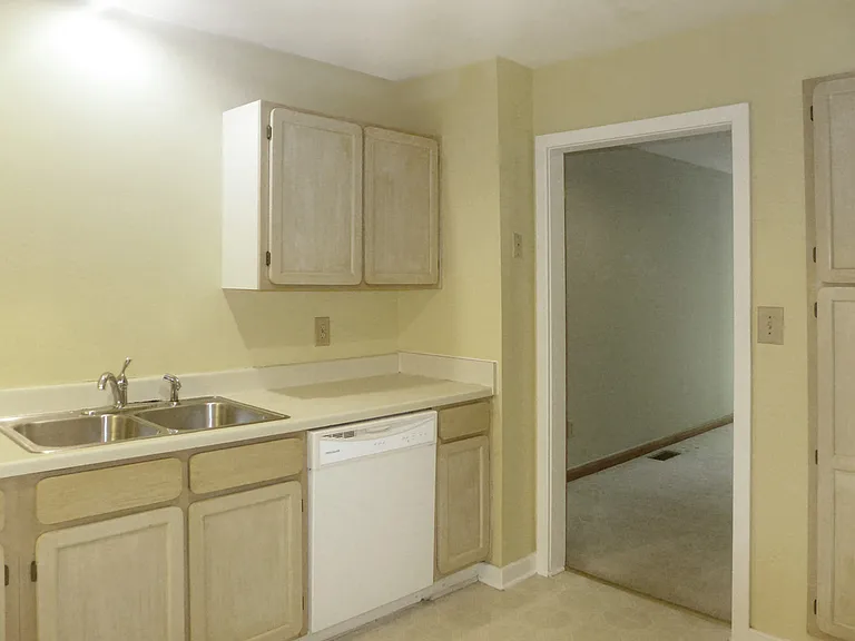 206 Cedarwood Ln — Photo 5