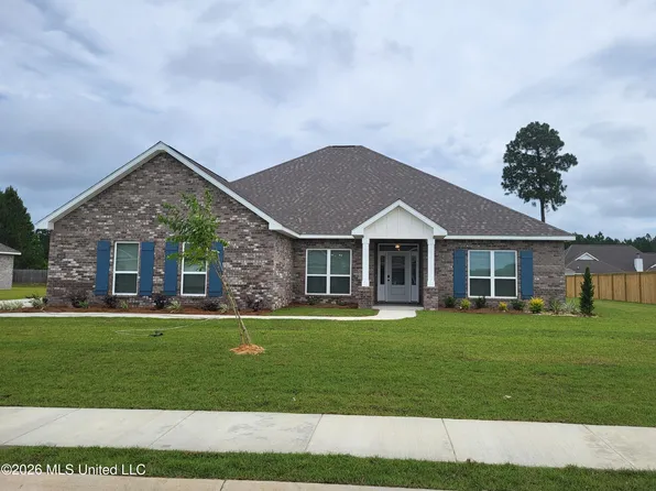 6620 Palm Pointe Dr, Ocean Springs, MS 39564