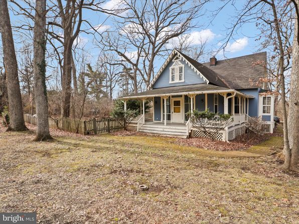 206 Grove Ave, Washington Grove, MD 20880