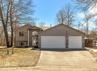 11894 Avocet Cir NW, Coon Rapids, MN 55448