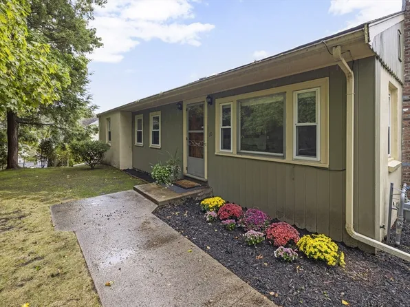 10 Selkirk Rd, Arlington, MA 02476