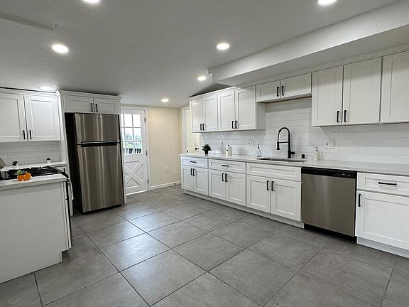 3rd image of 1535 Klauber Ave #A