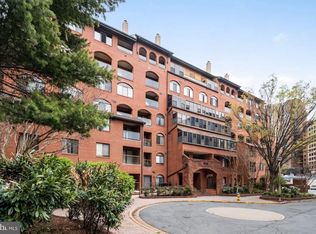 1029 N Stuart St APT 515, Arlington, VA 22201