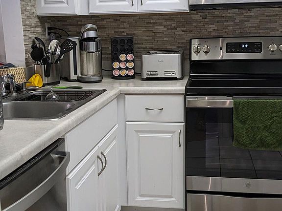 4th image of 46 Emerald Bay Dr