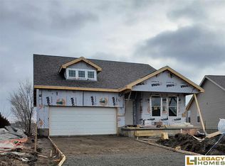 6530 N 11th St, Lincoln, NE 68521