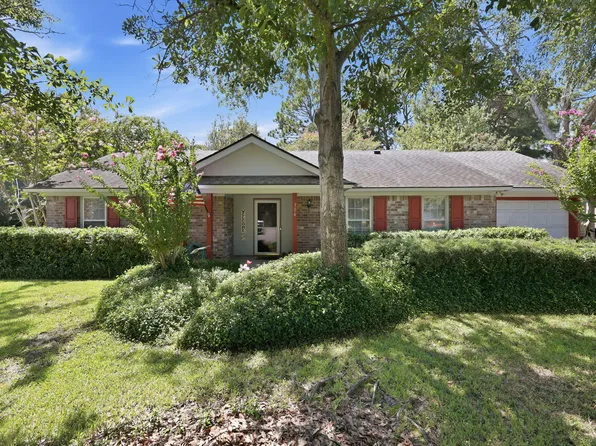 304 Longleaf Rd, Summerville, SC 29486