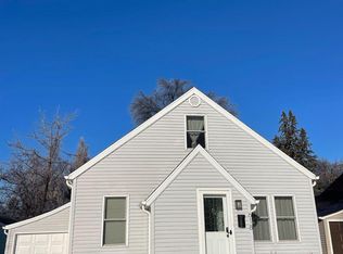 618 15th Ave S, Grand Forks, ND 58201