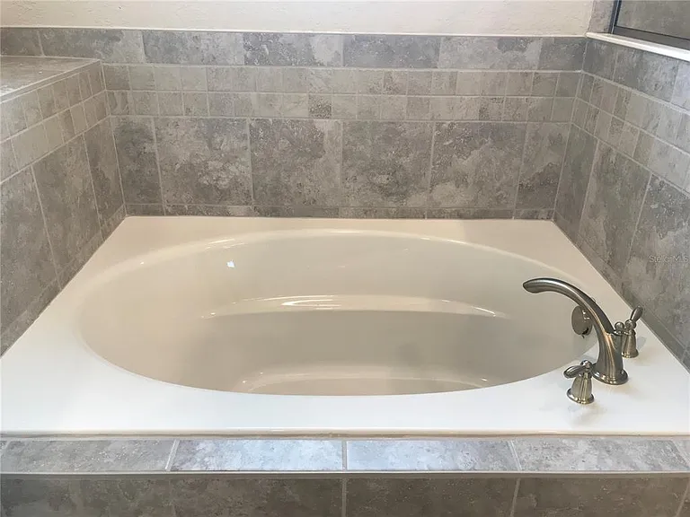 1437 Cypress View Ln — Photo 15