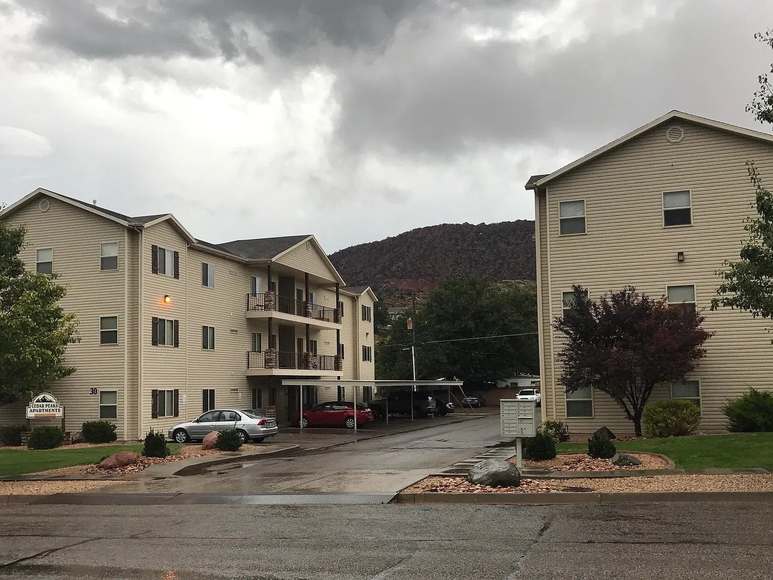 3 bed, 1350 sqft, $1,350 — Photo 1