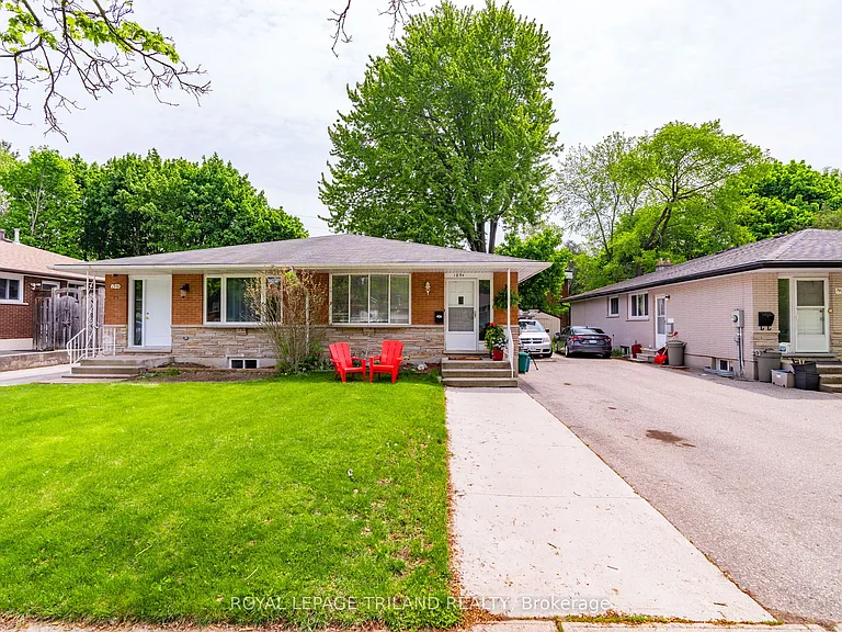 195 B Cedarvale Cres #A — Photo 18