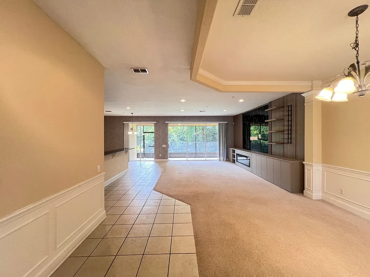 Building Photo - 6278 Miramonte Dr #105