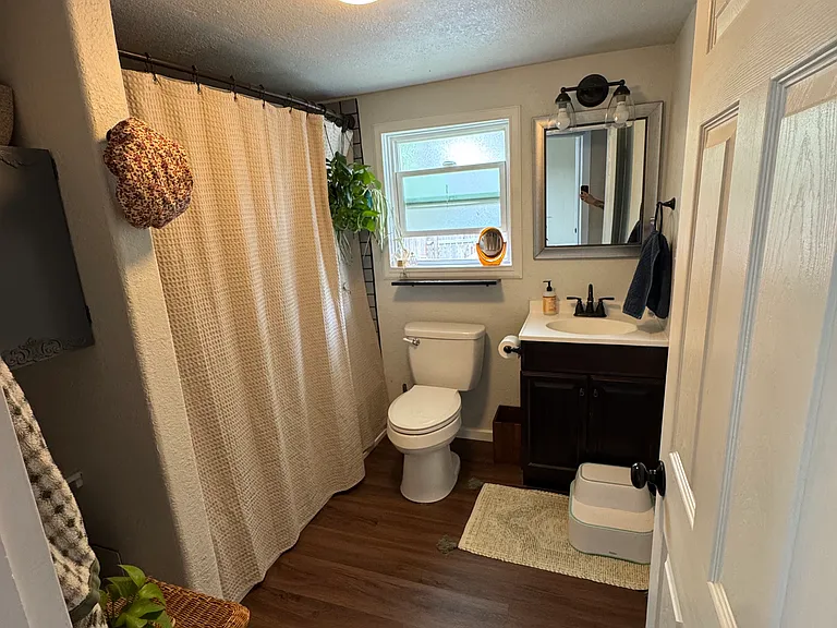 308 Charlotte St — Photo 15