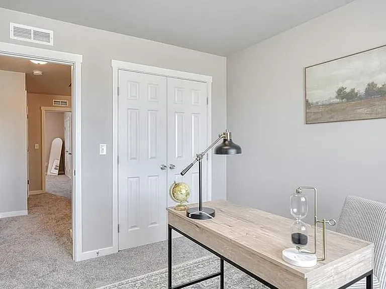 2015 Lawrence Ln #2006 — Photo 10