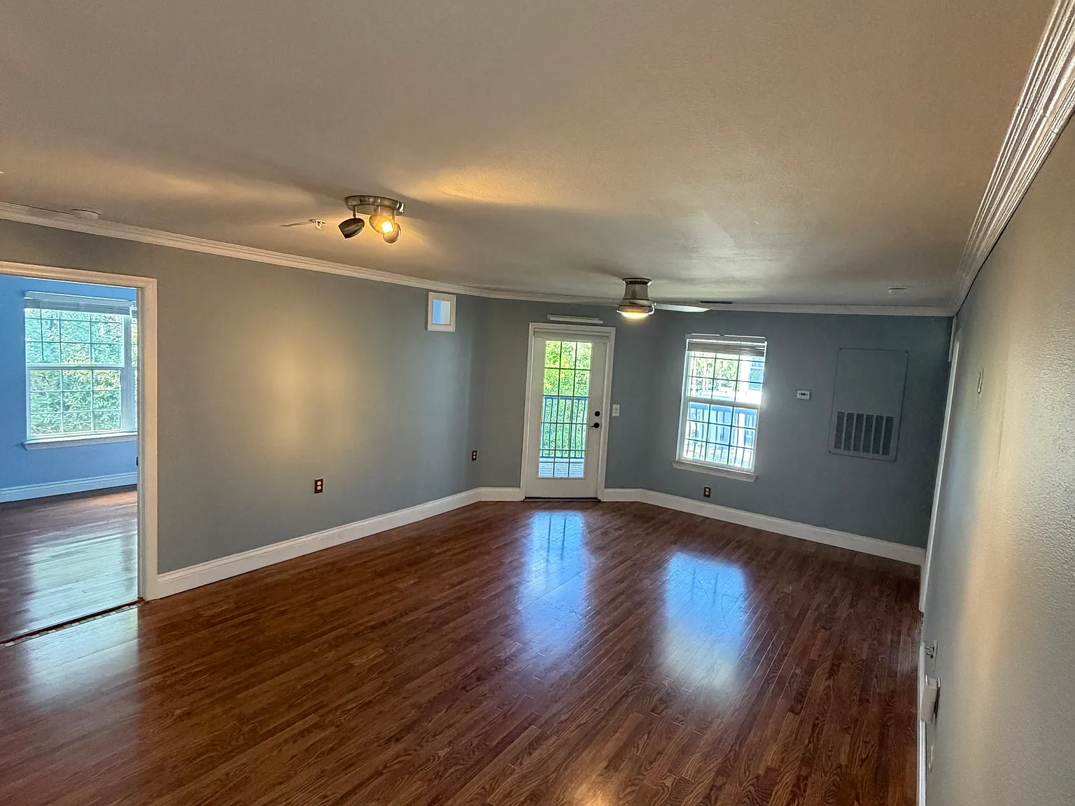 1640 Villa Capri Cir — Photo 1