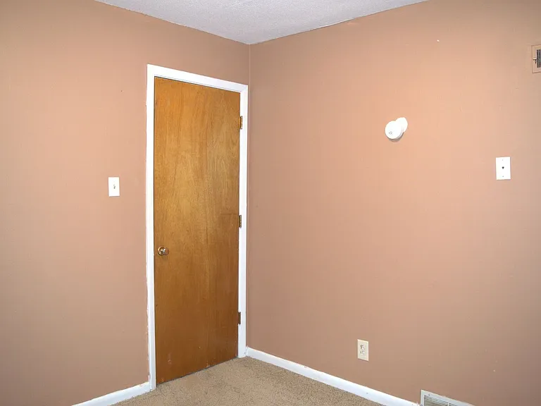 513 N Old Highway 63 — Photo 15