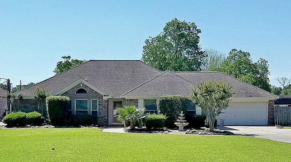 1st image of 402 River Oaks Dr