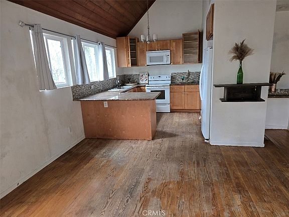 4th image of 12266 Black Oak Dr