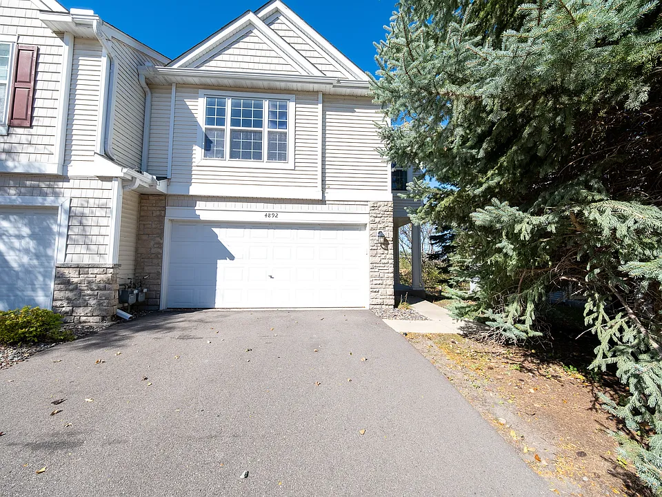 4892 Bluff Heights Trl SE