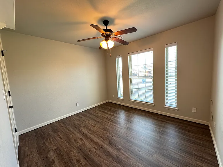 4809 Manchester Dr — Photo 11