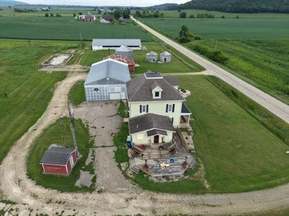 E10056 County Road C, North Freedom, WI 53951