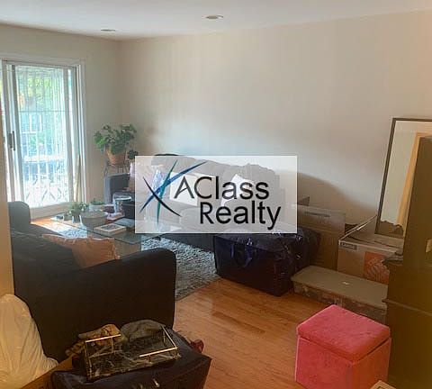 4th image of 22-41 38th St #2B