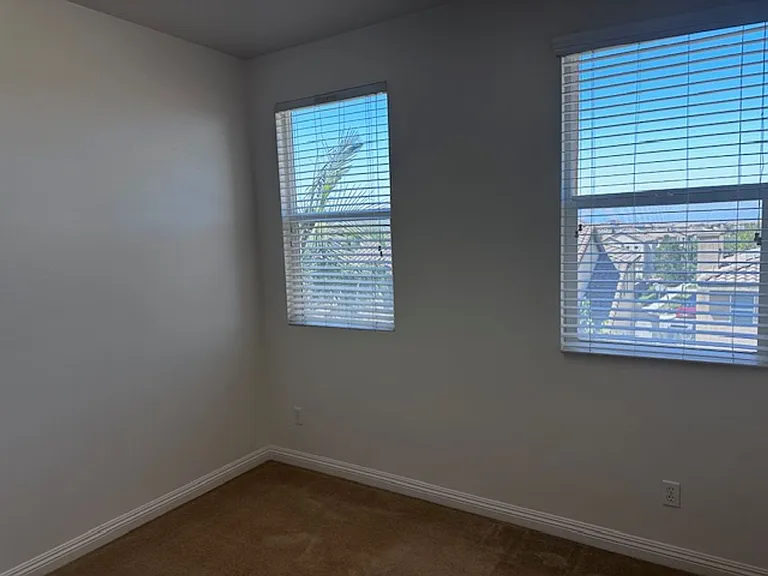 1662 May Ave — Photo 12