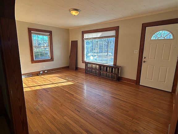 3rd image of 1416 W Park Ave