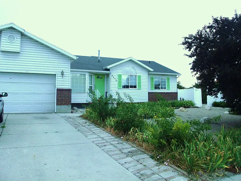 S Lancashire Cir — Photo 1