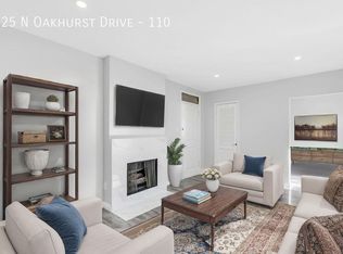 425 N Oakhurst Drive, Beverly Hills, CA 90210
