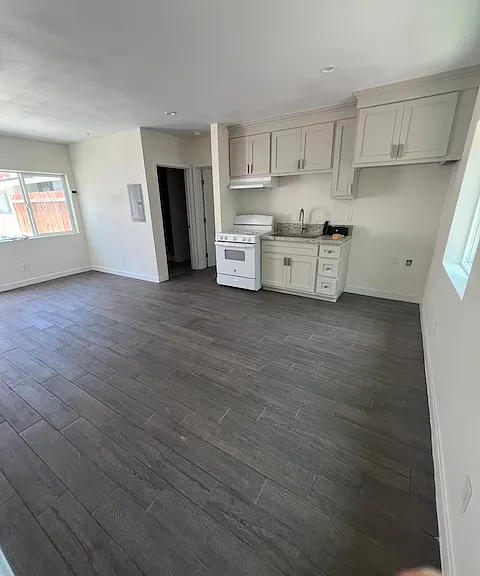 1340 E Market St #B — Photo 1