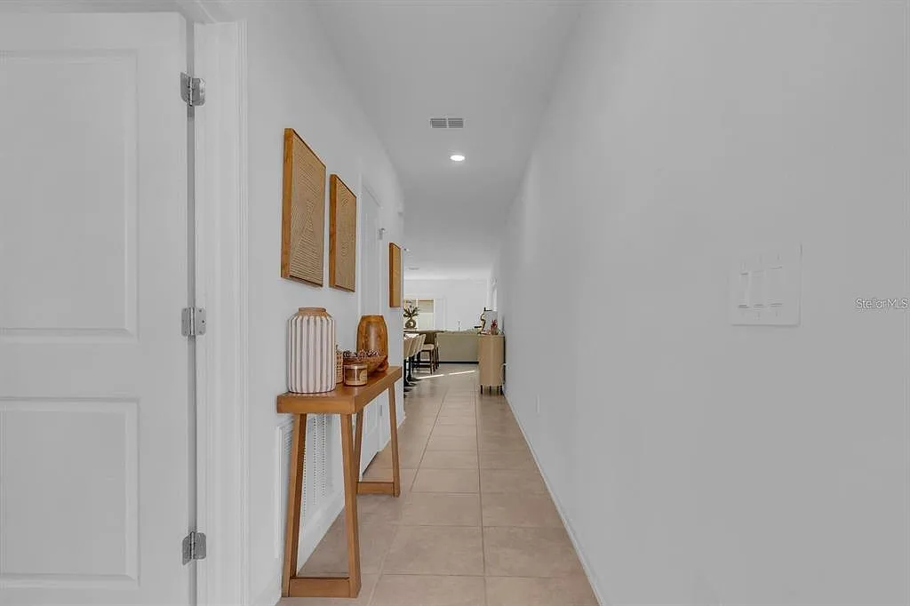 3 bed, 2.0 bath, 1469 sqft, $2,200 — Photo 4