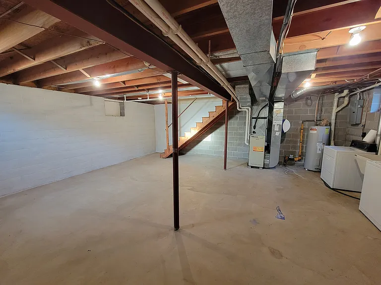 612 4th St N #14 — Photo 28