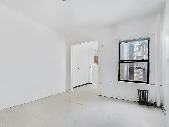 695 9th Ave APT 5N
