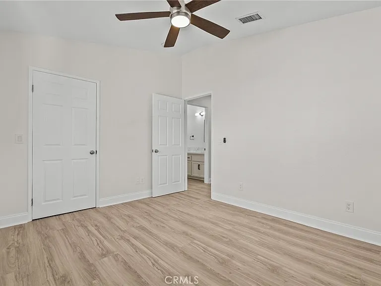 18800 Lull St — Photo 30
