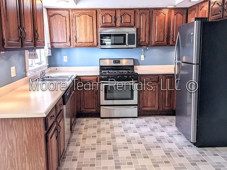 2612 Haywood Rd — Photo 5