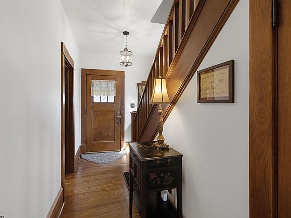 5th image of 115 E Philadelphia Ave