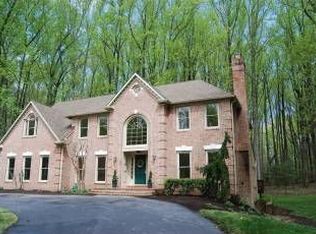 9122 Weant Dr, Great Falls, VA 22066