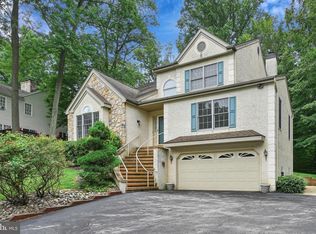 817 Cedar Grove Rd, Broomall, PA 19008