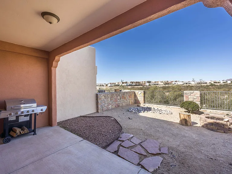 4405 Levante Dr — Photo 29