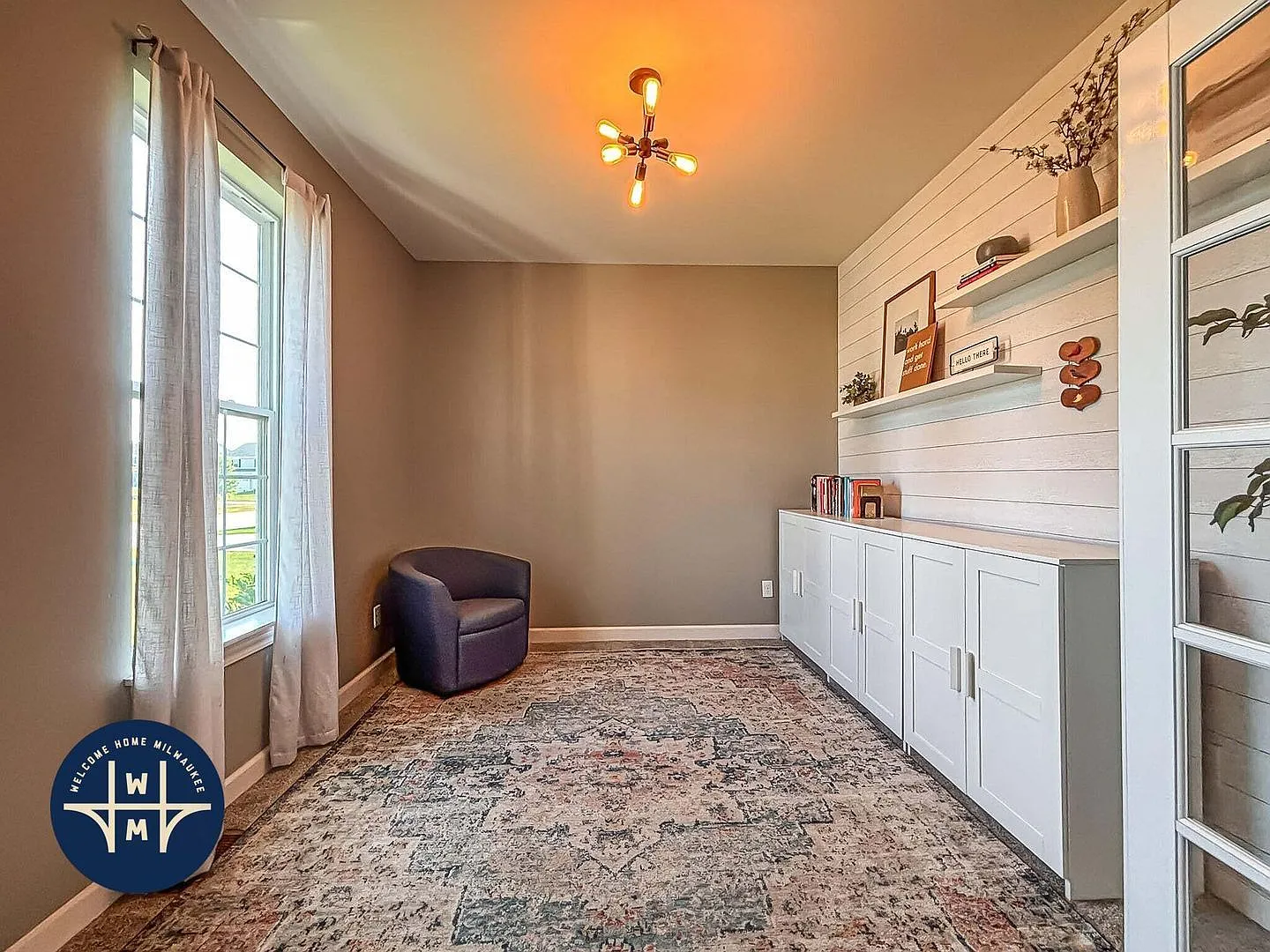 4 bed, 3.5 bath, 3815 sqft, $4,498 — Photo 2