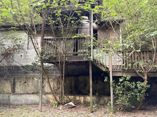 325-325 Henrytown Rd, Saltville, VA 24370