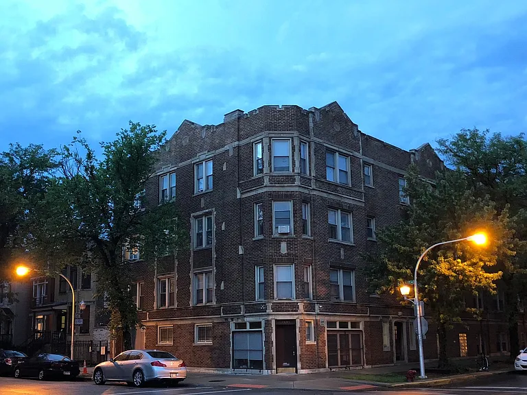 1064 W Cornelia Ave #2 — Photo 10