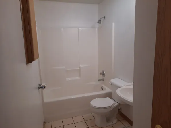 597 Giddings St APT 3, Kelley, IA 50134