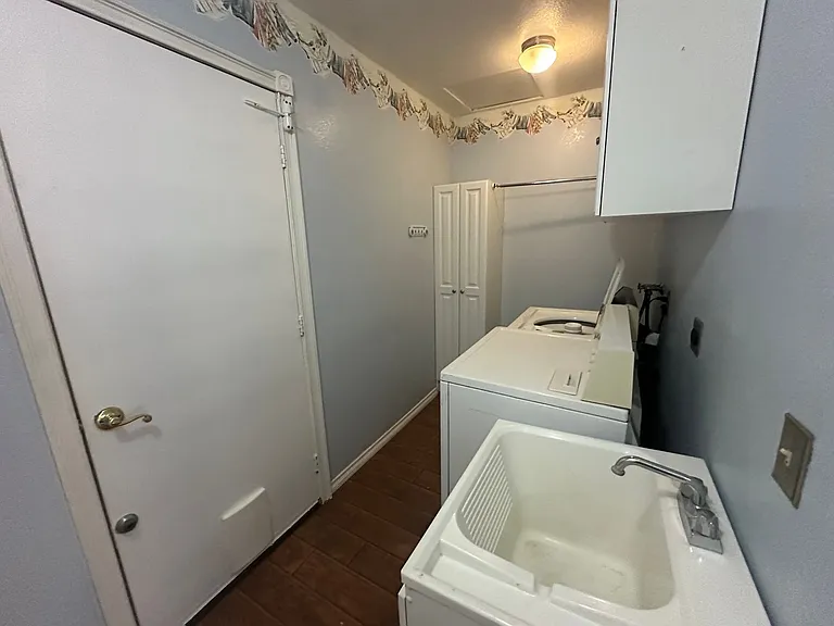 401 Tepatitlan Ct — Photo 20