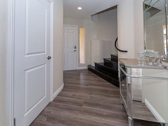 3rd image of 1220 Laguna Ct
